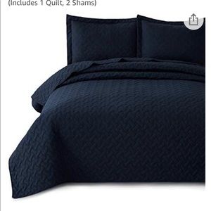 Quilt and 2 pillowcases- Navy - Queen